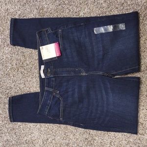 SO Women's Jegging Size 9/29W NWT